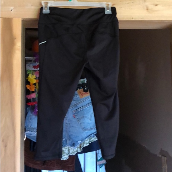 Reebok black capris - Picture 2 of 2